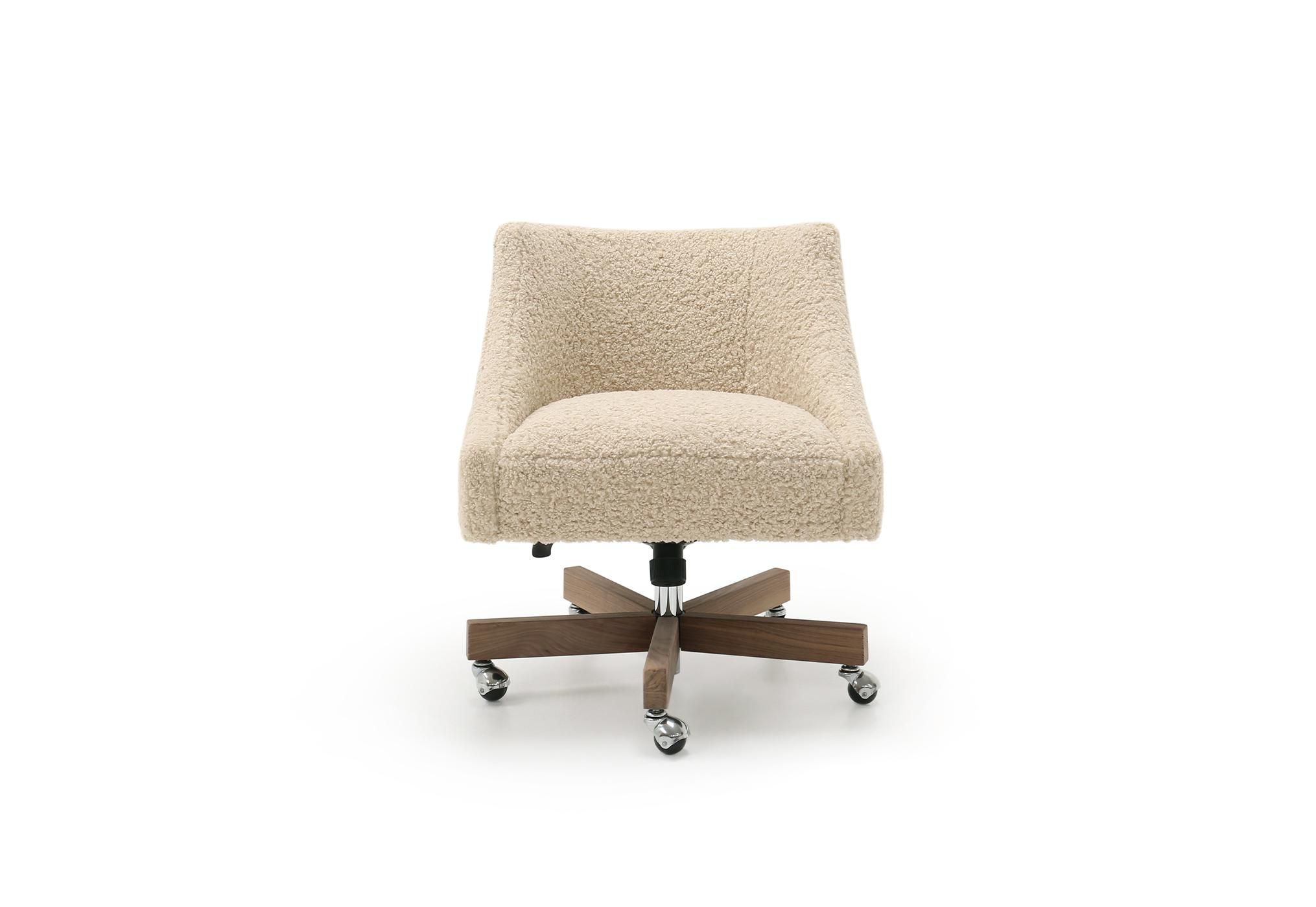 https://magento.verellen.biz/media/catalog/product/cache/9f66459db7ab372346dc97d6353b7655/M/L/MLV1024_melvinofficechair_angelinalinen_Main.jpg